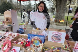 Плевен - благотворителен базар - мартеници