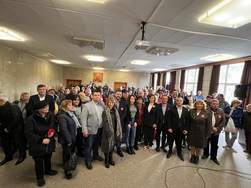 Нинова в Шумен: Само БСП правим цялостна политика за децата и ги пазим от джендър идеологията