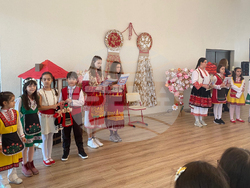 Турция - Истанбул - Баба Марта - ученици - празник