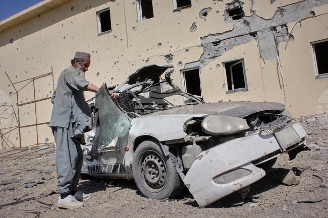 Пакистан обяви, че 331 бойци на афганистанските талибани са убити в последните сблъсъци; властите в Кабул съобщиха за 52 цивилни жертви