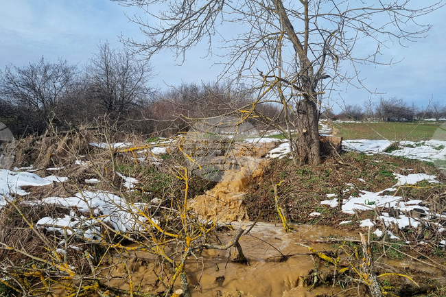 Заради интензивното снеготопене язовирите в Омуртагско се изпускат контролирано 