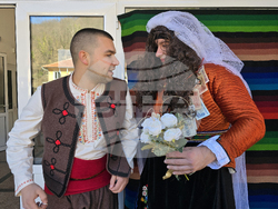 Село Чифлик - обичай "Ялова сватба" - възстановка