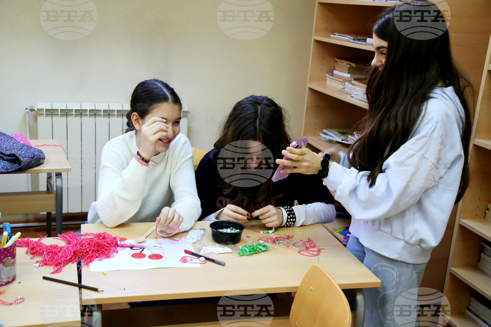 Сърбия - Белград - неделно училище „Любен Каравелов“ - работилница за мартеници