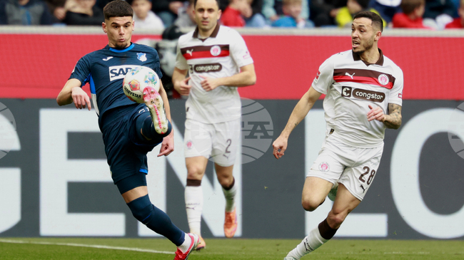 Санкт Паули с ценна победа в битката за оставане в Бундеслигата