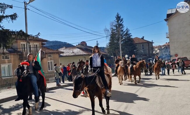 В тридесетото издание на кушиите в родопското село Момчиловци участваха 30 коня и три магарета