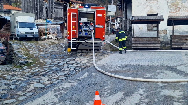 Смолянски пожарникари обучиха незрящи хора и техни асистенти за действия при пожар