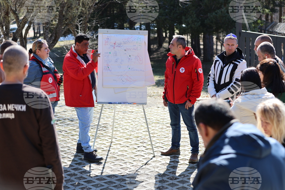 Парк за мечки Белица - мечки - освобождаване от затворени заграждения