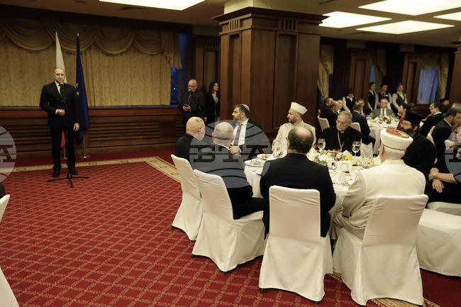 Президент - вечеря ифтар по случай свещения за мюсюлманите месец Рамазан