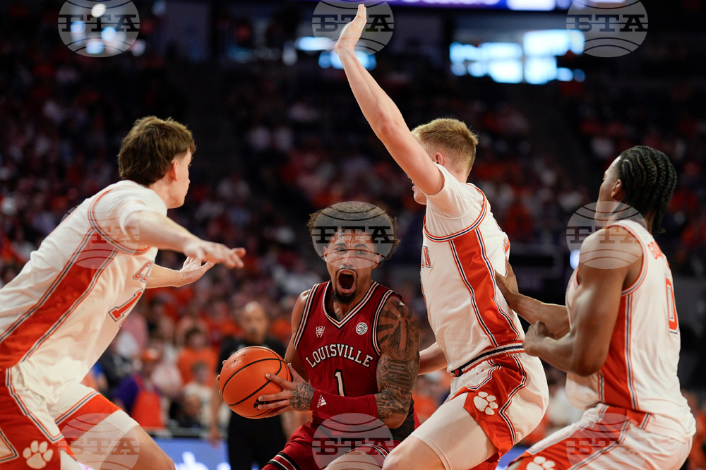 Louisville Clemson Basketball