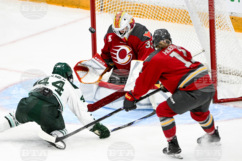 PWHL Fleet Charge Hockey