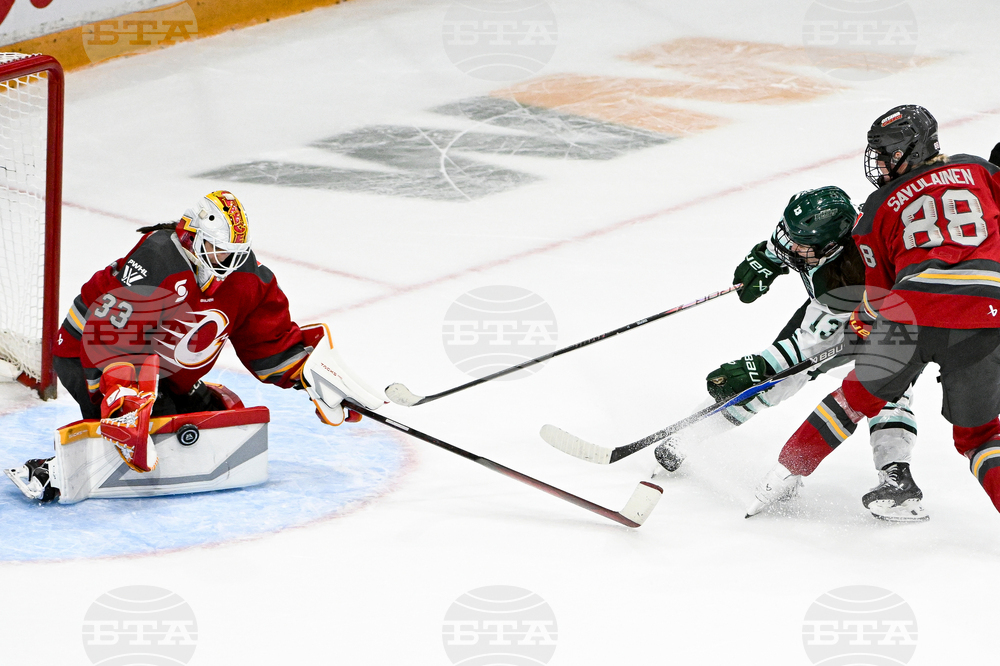 PWHL Fleet Charge Hockey