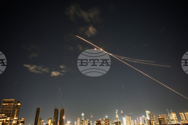 Иран продължава да нанася удари по цели на САЩ и Израел, заяви Корпусът на гвардейците на ислямската революция