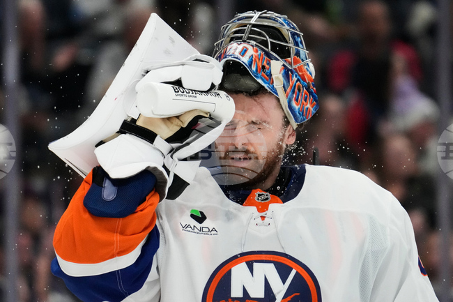 APTOPIX Islanders Blue Jackets Hockey