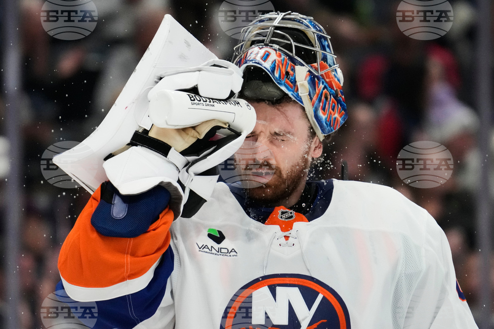 APTOPIX Islanders Blue Jackets Hockey