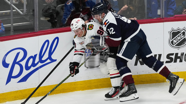 Колорадо надигра Чикаго като домакин в Националната хокейна лига