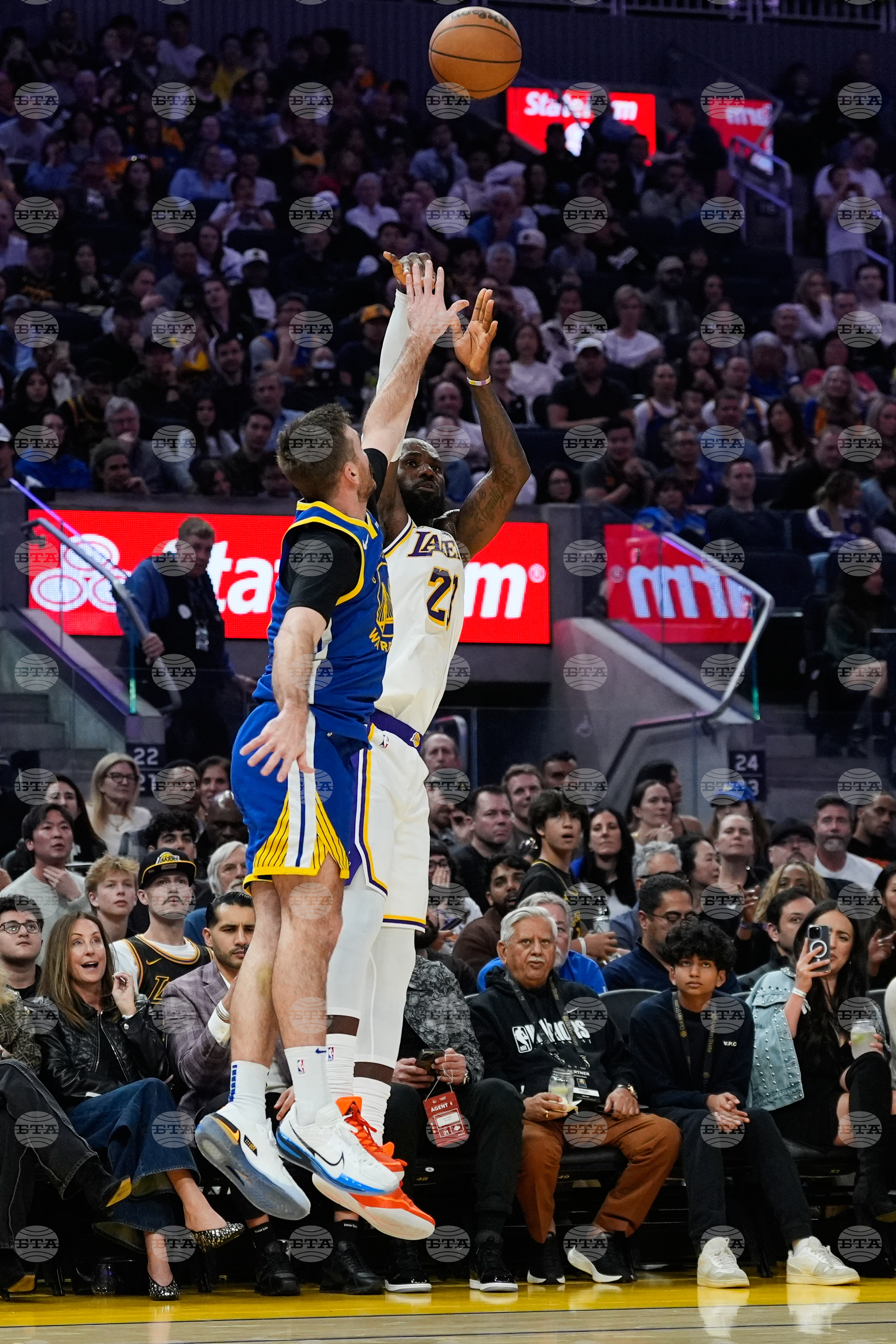 Lakers Warriors Basketball