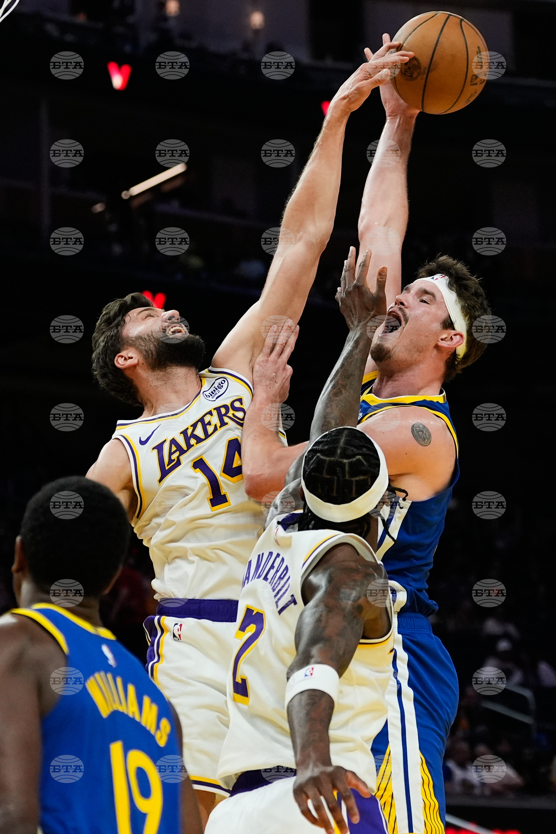Lakers Warriors Basketball