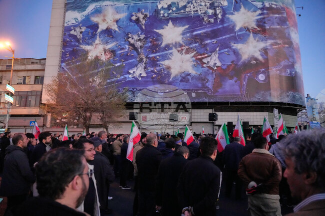 Как убийството на Лариджани и оставката на шефа на антитерористичната служба на САЩ ще се отразят на Вашингтон и Техеран, питат се западни издания