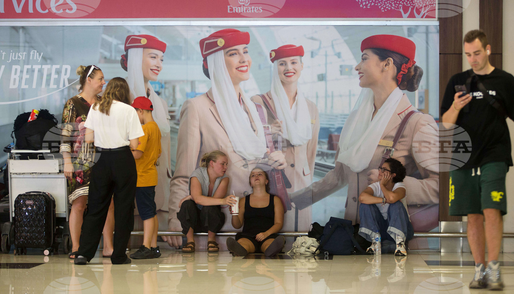 Акциите на авиокомпаниите растат след възобновяване на ограничен брой полети от Близкия изток на шестия ден от конфликта