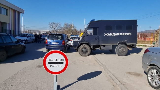 Открити списъци с имена с посочени парични суми срещу всяко име, както и 13 задържани, е резултатът от полицейска операция в област Сливен