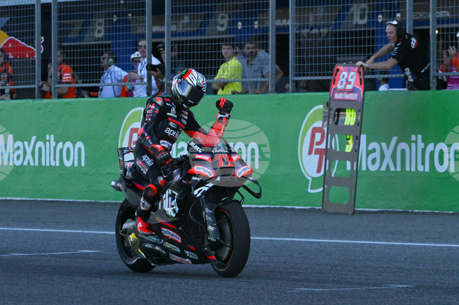 Италианецът Марко Бедзеки триумфира в Гран при на Тайланд по мотоциклетизъм в клас Мото GP