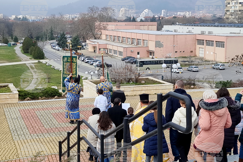 Сливен - храм „Света Петка“ - литийно шествие