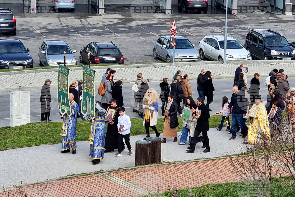 Сливен - храм „Света Петка“ - литийно шествие