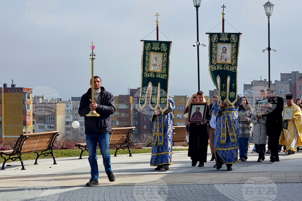 Сливен - храм „Света Петка“ - литийно шествие