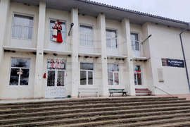 Село Свобода - читалище - двуметрова мартеница