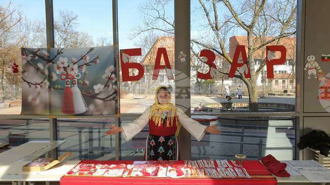 Посрещане на Баба Марта, изработване на мартеници и мартенски базар се състояха на Тодоровден в училище „Златен век“ в Нюрнберг, Германия