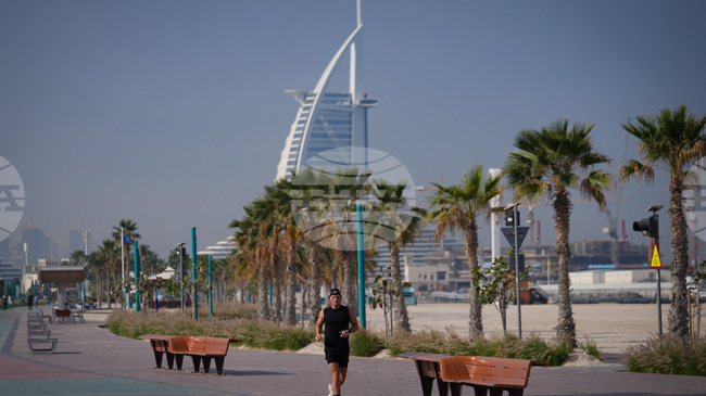 ОАЕ ще поемат разходите за настаняване и храна на блокираните в страната туристи до разрешаването на иранската криза