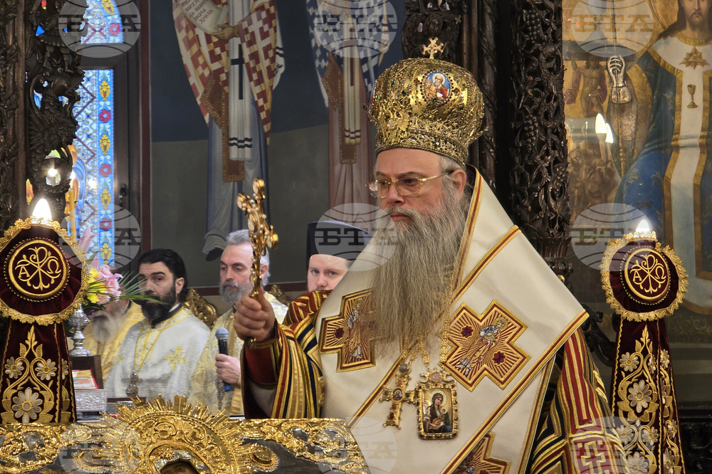 Пловдив - освещаване на чудотворната икона на Света Богородица Победоносна - лития около храм „Св.вмчца Марина“