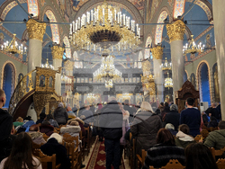 Пловдив - освещаване на чудотворната икона на Света Богородица Победоносна - лития около храм „Св.вмчца Марина“