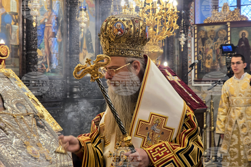 Пловдив - освещаване на чудотворната икона на Света Богородица Победоносна - лития около храм „Св.вмчца Марина“