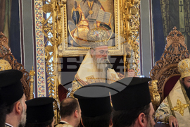 Пловдив - освещаване на чудотворната икона на Света Богородица Победоносна - лития около храм „Св.вмчца Марина“