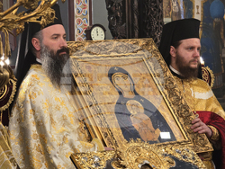 Пловдив - освещаване на чудотворната икона на Света Богородица Победоносна - лития около храм „Св.вмчца Марина“