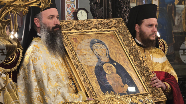 Пловдив посрещна копие на чудотворната икона "Света Богородица Победоносна"