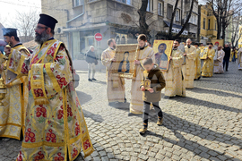 Пловдив - освещаване на чудотворната икона на Света Богородица Победоносна - лития около храм „Св.вмчца Марина“