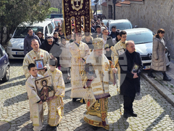 Пловдив - освещаване на чудотворната икона на Света Богородица Победоносна - лития около храм „Св.вмчца Марина“