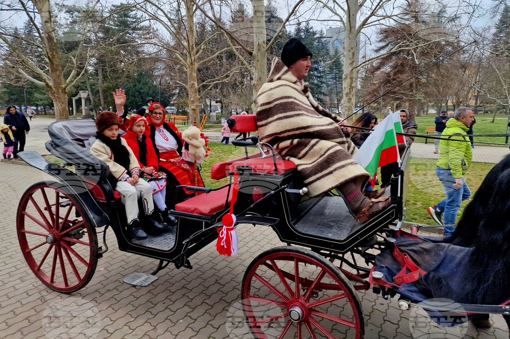 Велико Търново - посрещане на Баба Марта