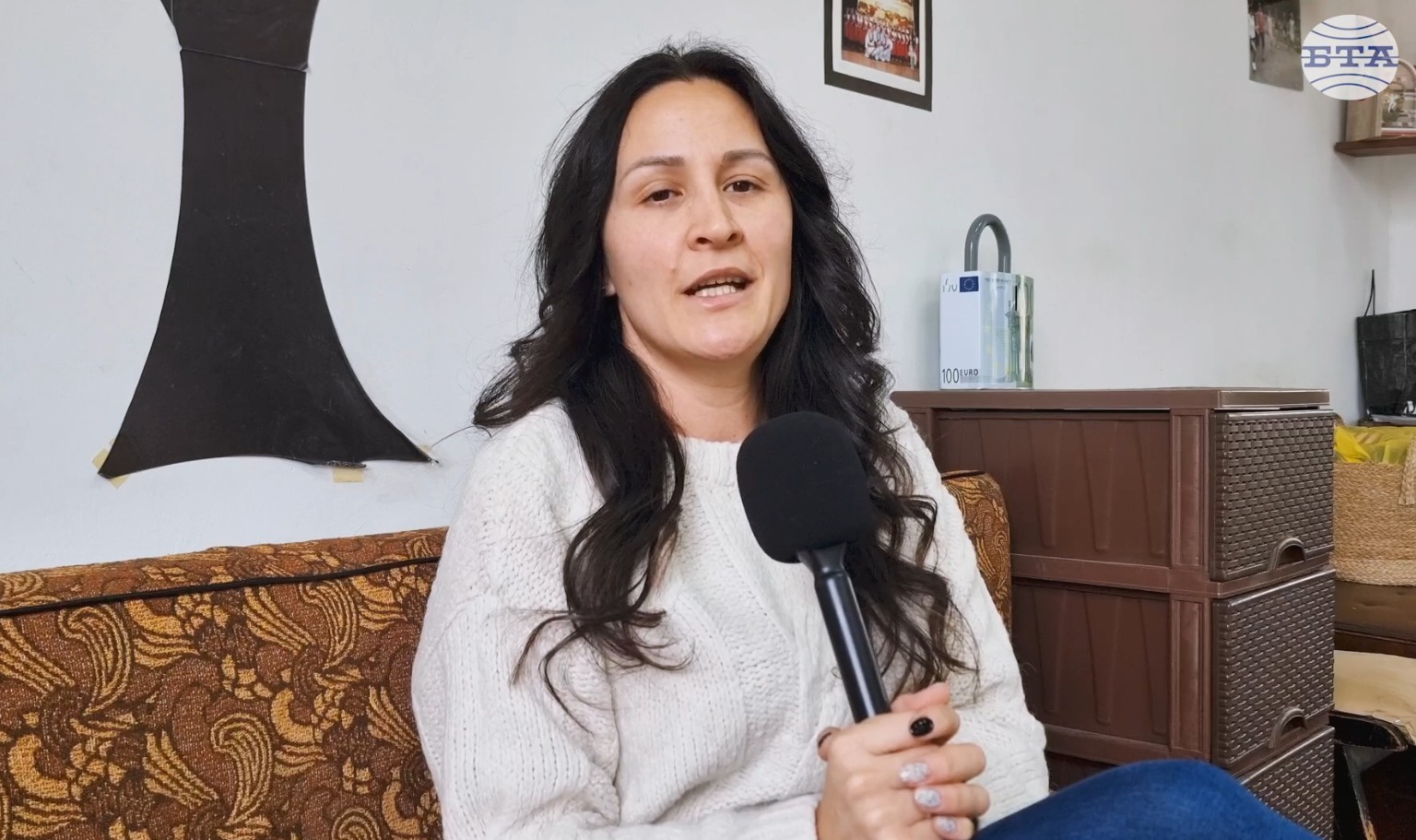 Да работиш с любители е отговорност и начин на живот, каза за БТА ръководителката на танцовия клуб „Калина“ в Брезник Милена Иванова