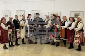 Казанлък - представяне на носии