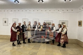 Казанлък - представяне на носии