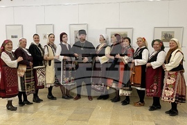 Казанлък - представяне на носии