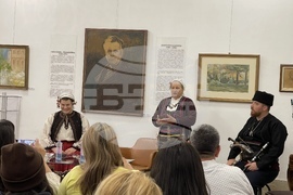 Казанлък - представяне на носии