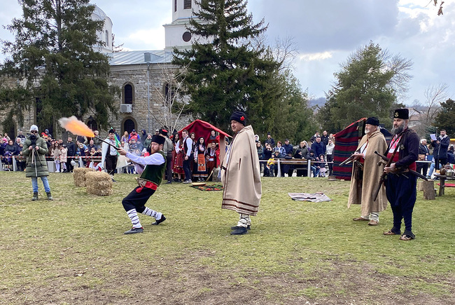 С панихида, празничен концерт и възстановка „Стоян войвода” в Луковит ще бъде отбелязан 3 март