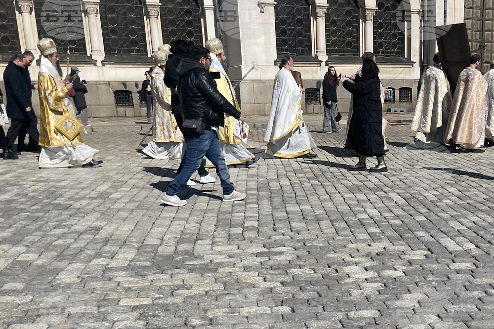 Патриарх Даниил - катедрала „Св. Александър Невски“ - богослужение