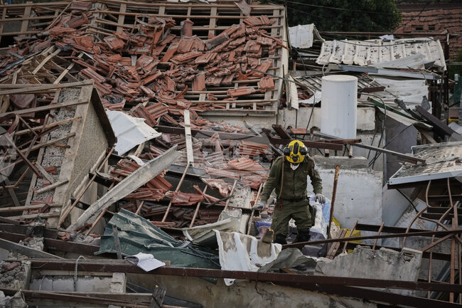 Девет души са били убити при ирански ракетен удар в Израел