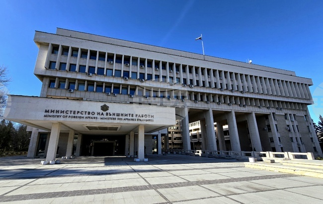 Министерството на външните работи препоръчва на всички българи, намиращи се в държави в Близкия изток, да останат на защитени места