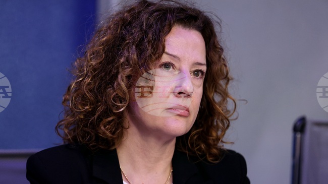 Кризисният щаб работи денонощно и поема целия поток от обаждания и сигнали, каза Ирена Димитрова от ситуационния център на МВнР